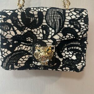 Betsey Johnson Lady Lace Crossbody Shoulder Bag Purse Tiger Black White nwt